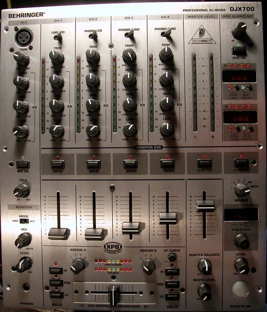 Behringer DJX700